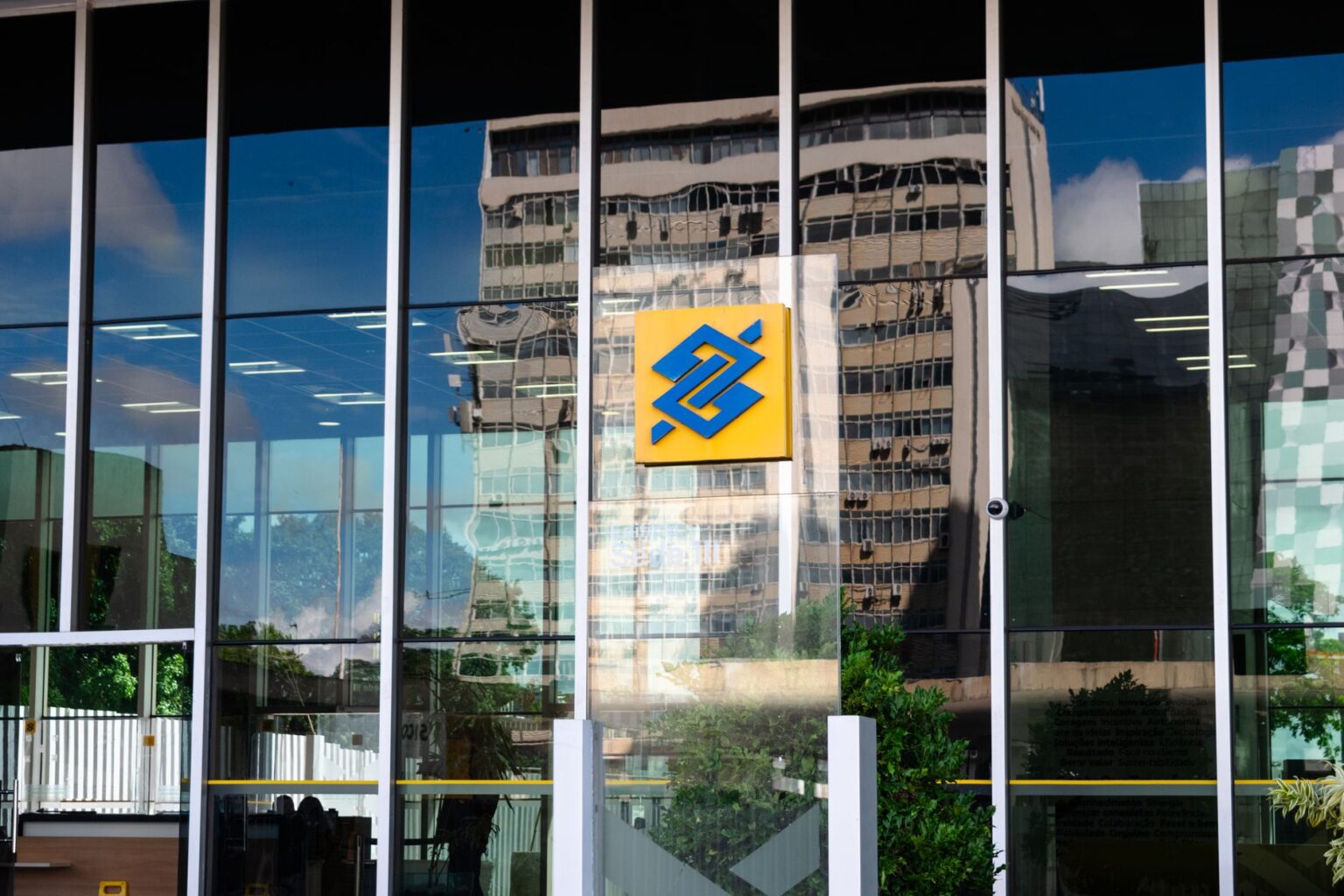 Federal Deposit Insurance Premiums Rise as Bank Stress Indicators Tick Up Exterior of a large commercial bank building representing federal deposit insurance and banking regulation