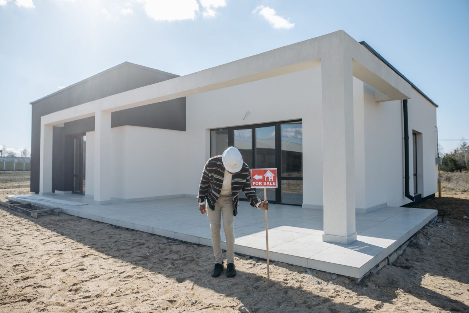 Newly constructed residential homes in a suburban development