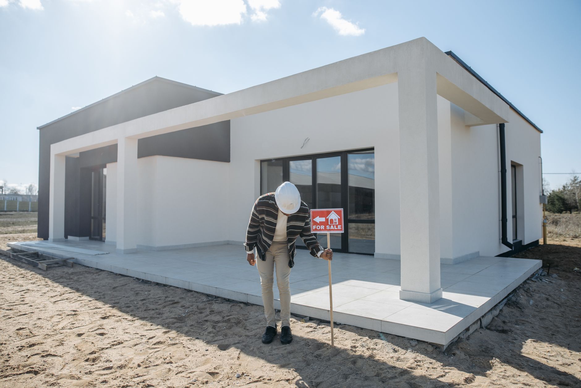 Newly constructed residential homes in a suburban development